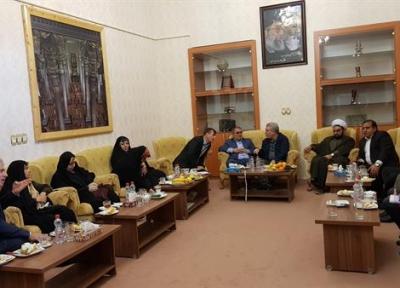 نشست نمایندگان مجلس با رئیس سازمان میراث فرهنگی در محل تخت جمشید برگزار گردید