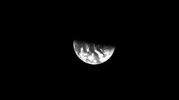 تک تیرانداز ژاپن از مدار زمین، عکسی ترسناک گرفت!، عکس
